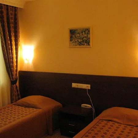 Hotel Ataer 2*